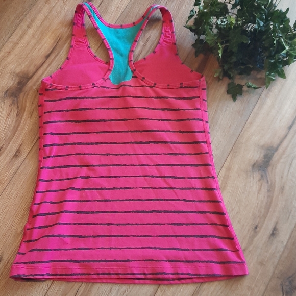 NIKE DRI FIT WORKOUT TOP SIZE M VGC! - Picture 4 of 11